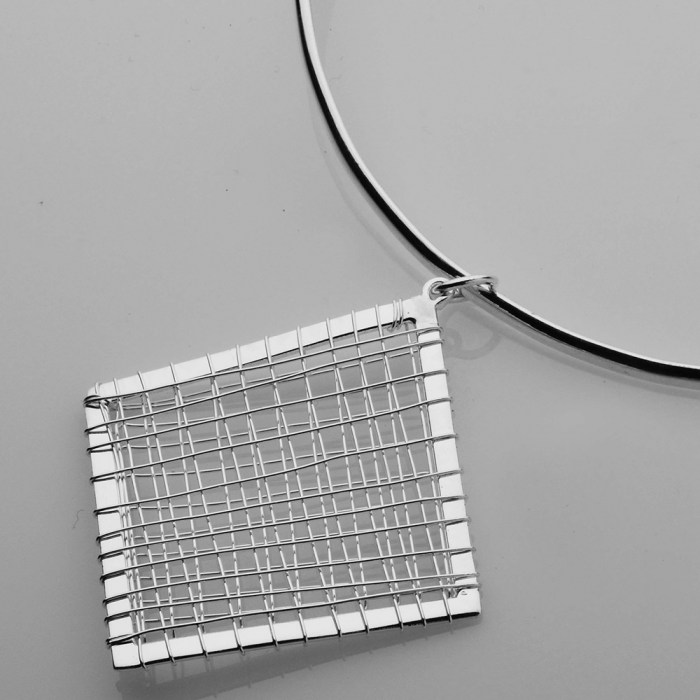 Mesh-Square-Pendant3