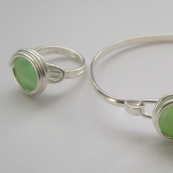 Small-pearly-green-glass-set-2